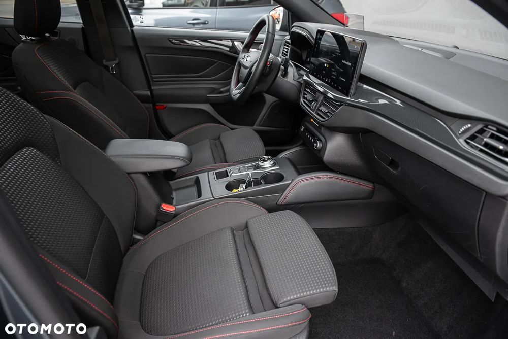 Ford Focus 1.5 EcoBlue Start-Stopp-System ST-LINE - 37