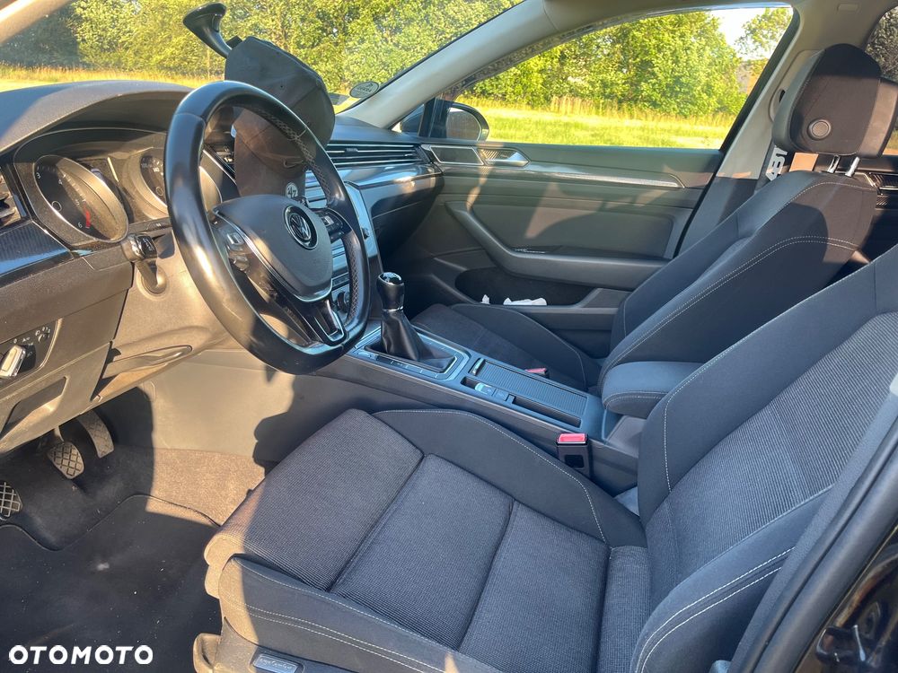 Volkswagen Passat 2.0 TDI BMT Comfortline - 16