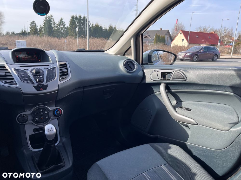 Ford Fiesta 1.25 Silver X - 19