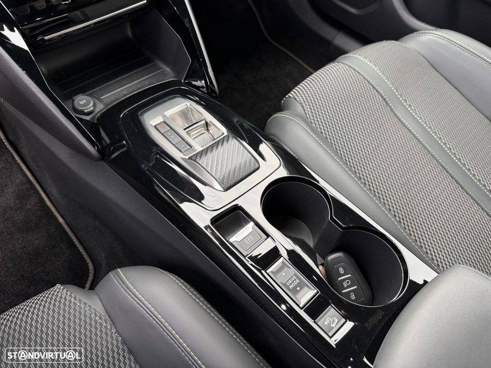 Peugeot 2008 1.2 PureTech GT EAT8 - 19