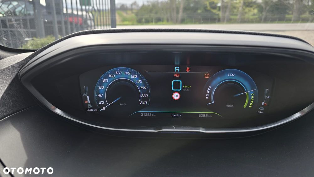 Peugeot 3008 1.6 PureTech Hybrid PHEV Allure Pack S&S EAT8 - 11