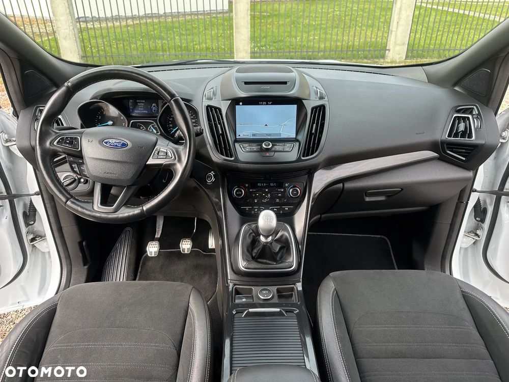 Ford Kuga 1.5 EcoBoost 2x4 ST-Line - 5