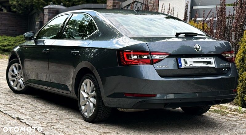 Skoda Superb 2.0 TDI SCR 4x4 Ambition DSG - 3