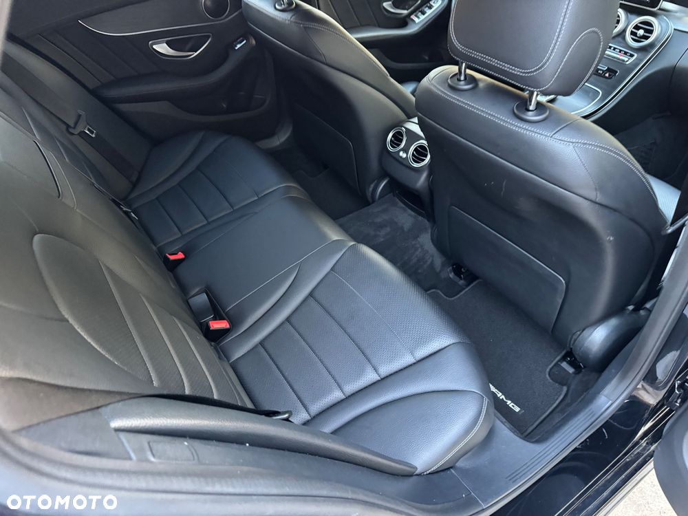 Mercedes-Benz Klasa C 250 d 4Matic 9G-TRONIC AMG Line - 38