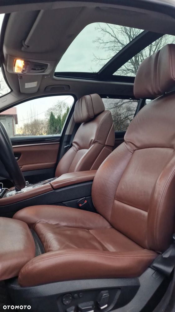 BMW Seria 5 525d xDrive Luxury Line - 14