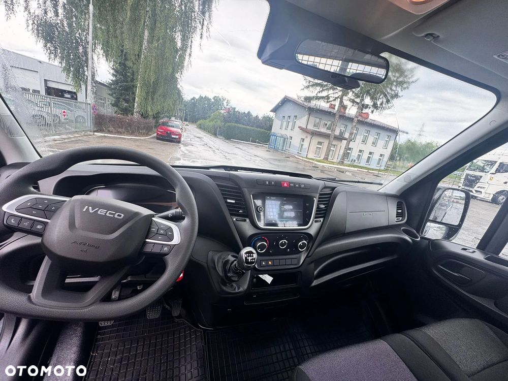 Iveco Daily wywrotka DMC 3500kg - od ręki!! Dostępne również wersje bez drugiego rzędu siedzeń oraz DMC 5000kg - 5