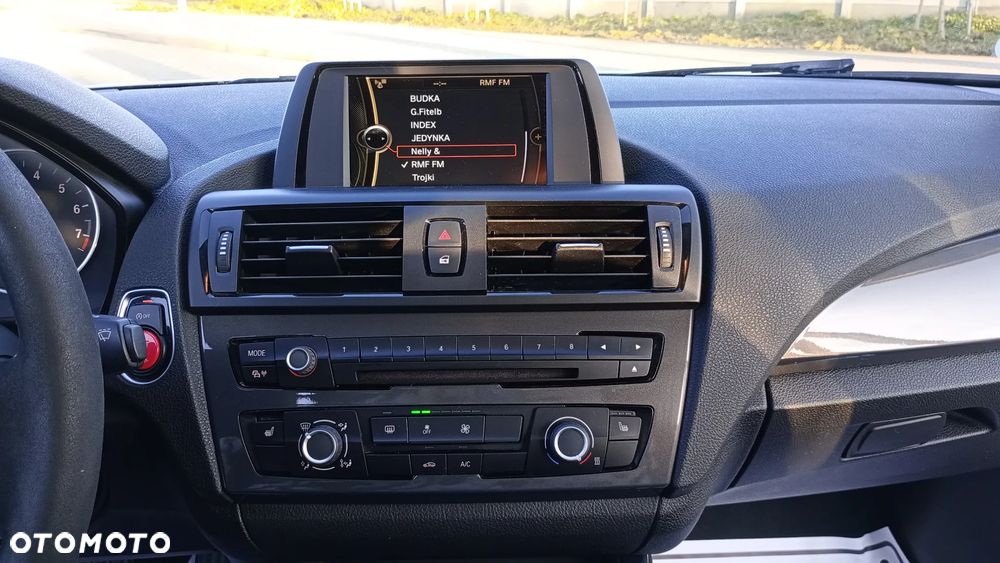 BMW Seria 1 114i Sport Line - 30