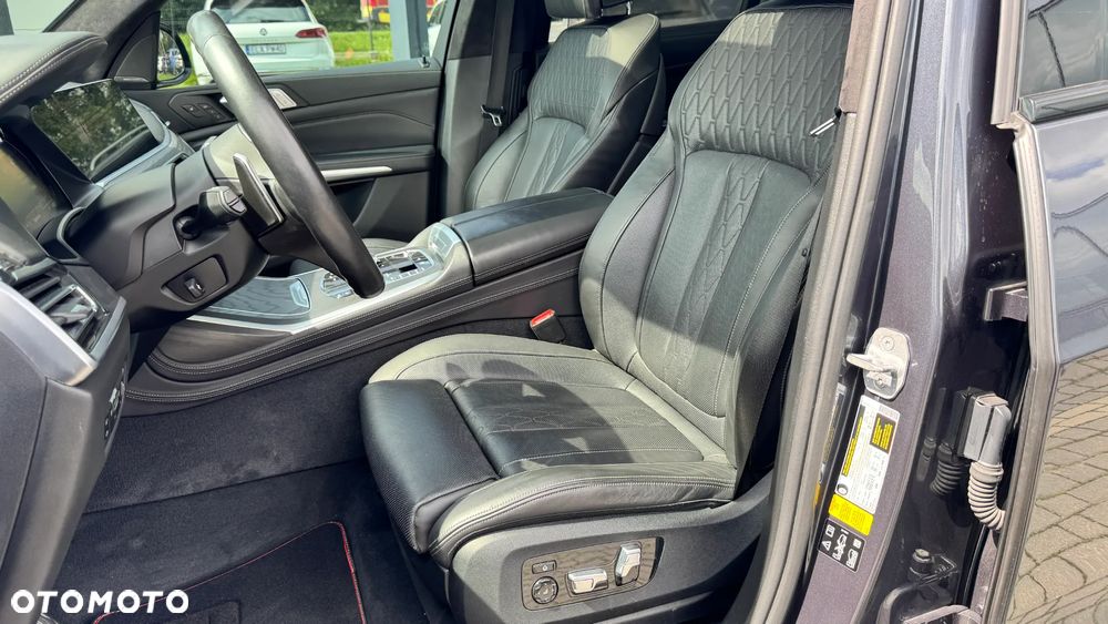 BMW X7 M50i sport - 13