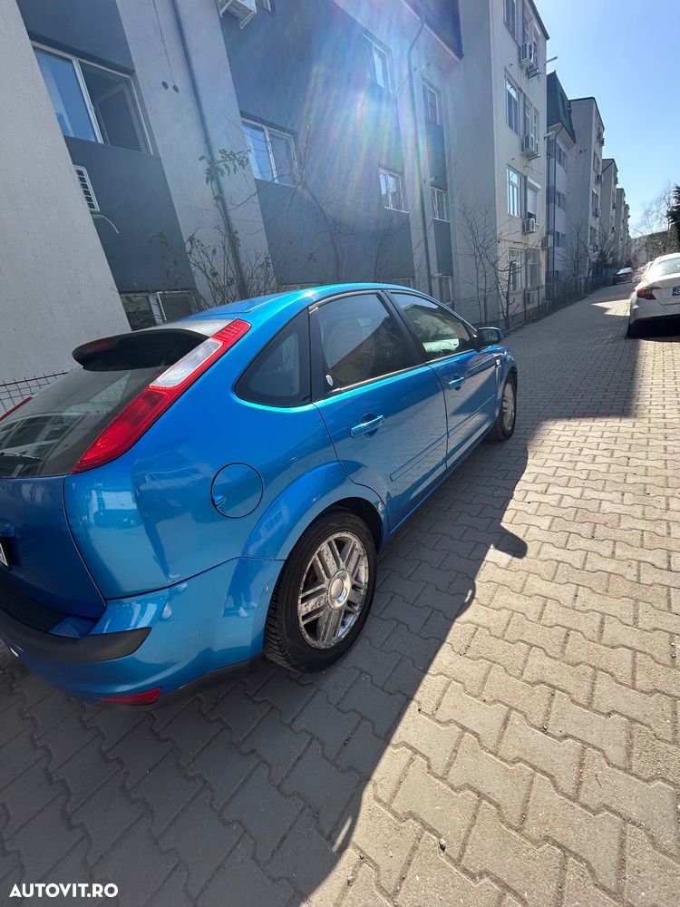 Ford Focus 1.6 Ti-VCT Ghia - 9