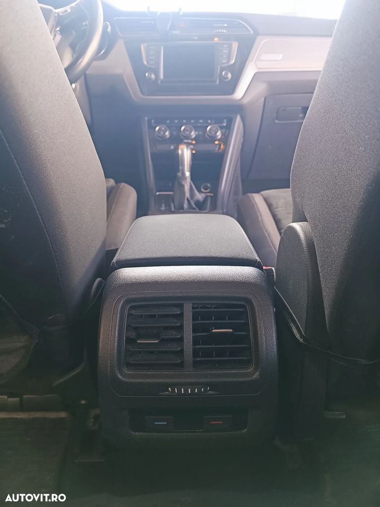 Volkswagen Touran 2.0 TDI SCR DSG Comfortline - 17