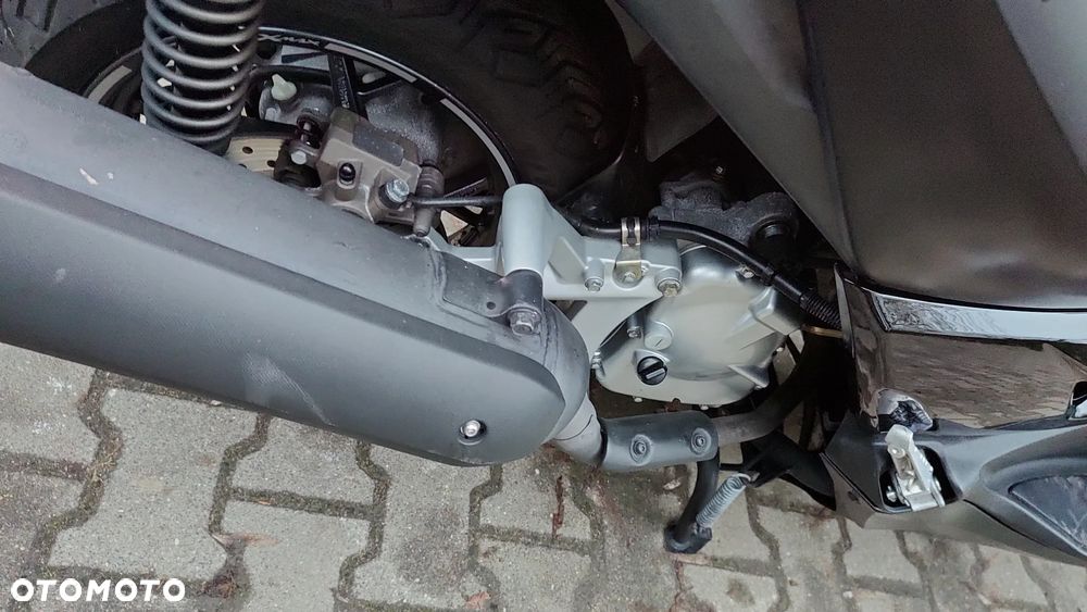 Yamaha X-max - 6