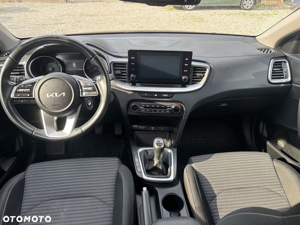 Kia Ceed 1.5 T-GDI M - 16