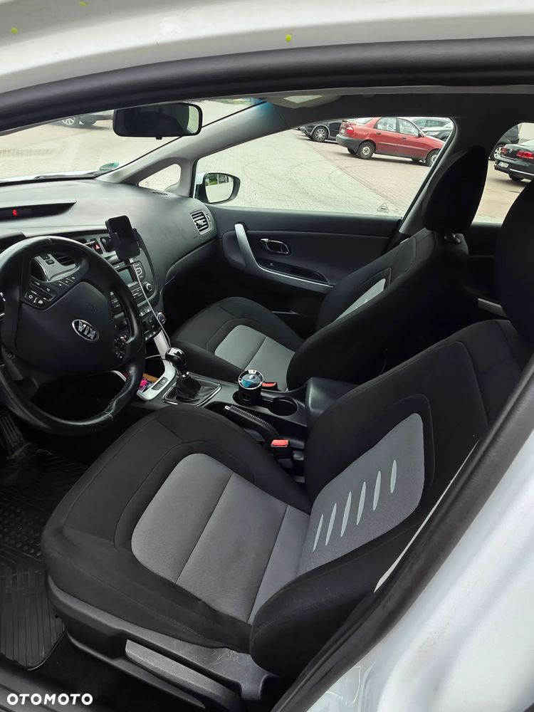 Kia Ceed 1.4 L - 6
