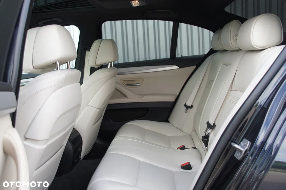 BMW Seria 5 535i xDrive - 11
