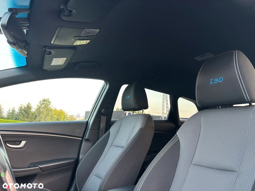 Hyundai i30 blue 1.6 CRDi Passion - 30