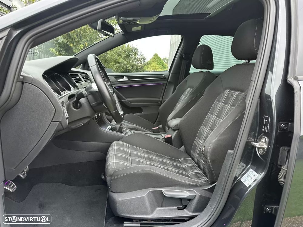 VW Golf 2.0 TDI GTD - 49