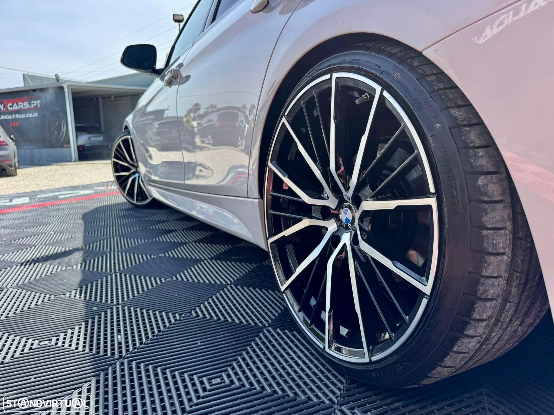 BMW 320 d Pack M - 28