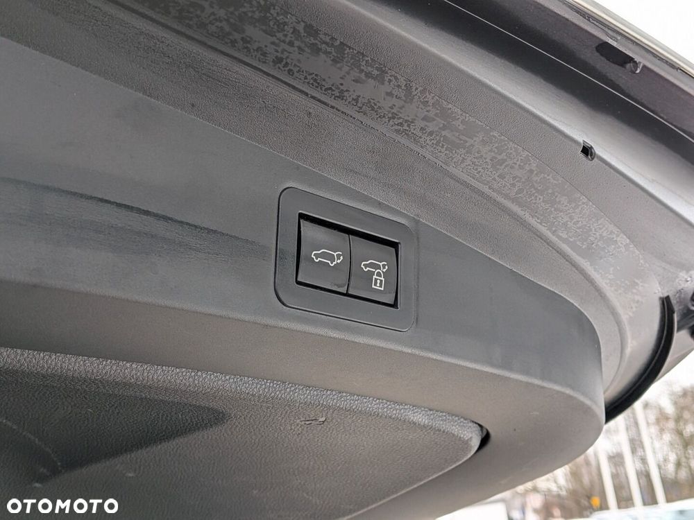 Toyota Corolla 2.0 Hybrid Style - 21