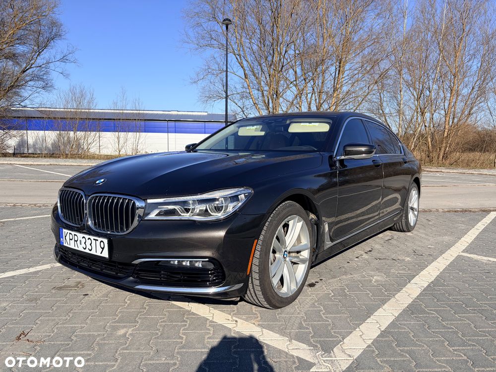 BMW Seria 7 750i xDrive Edition Exclusive - 1