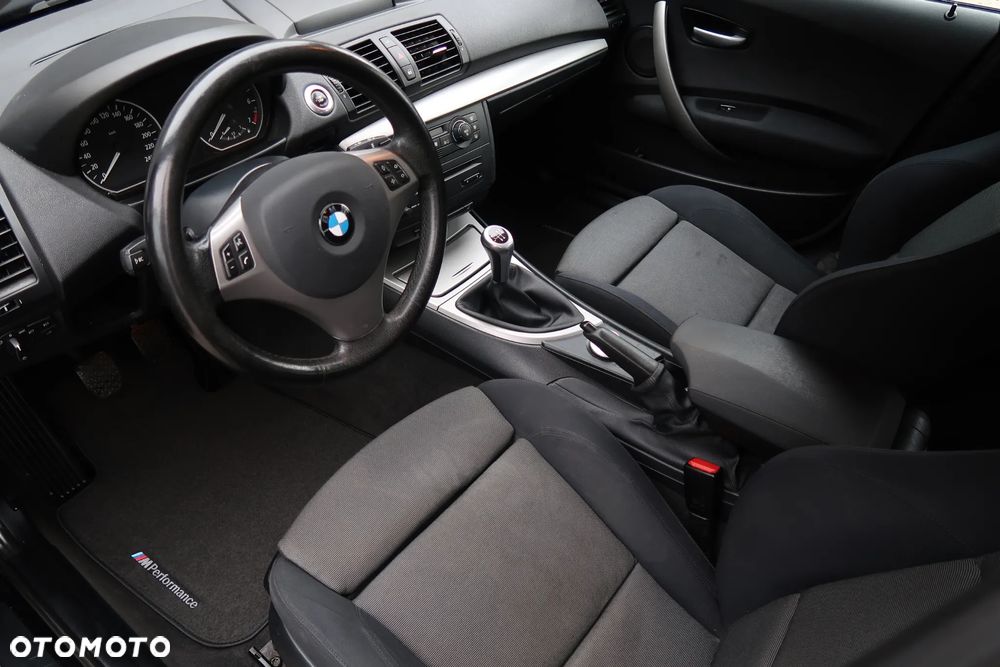 BMW Seria 1 116i - 17