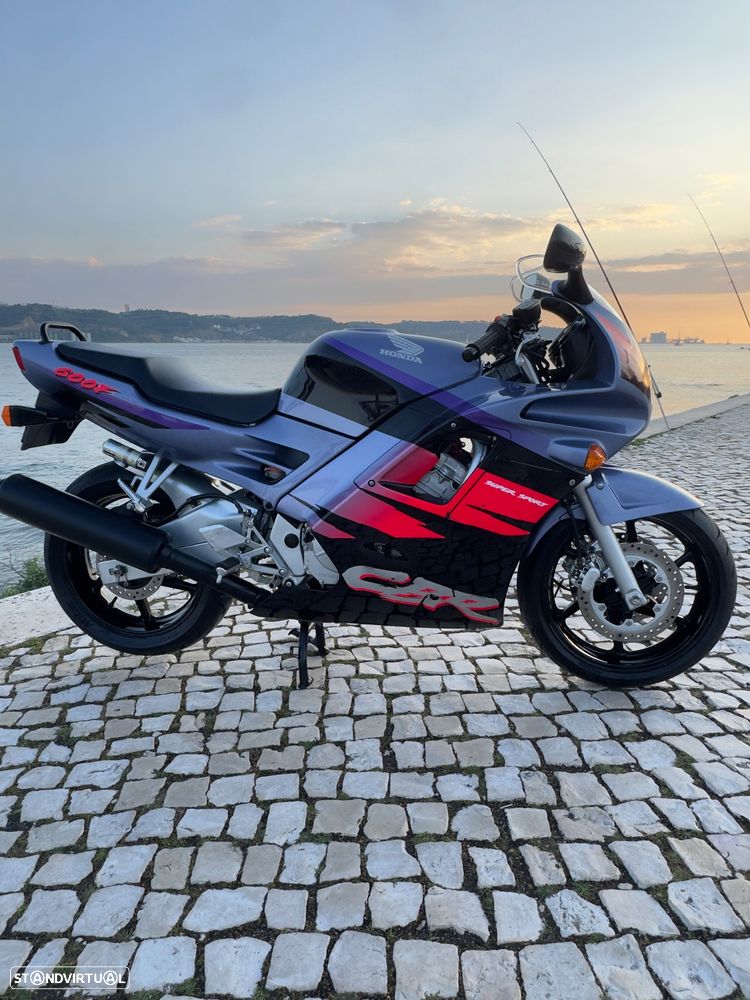 Honda CBR CBR 600F NH1L - 5