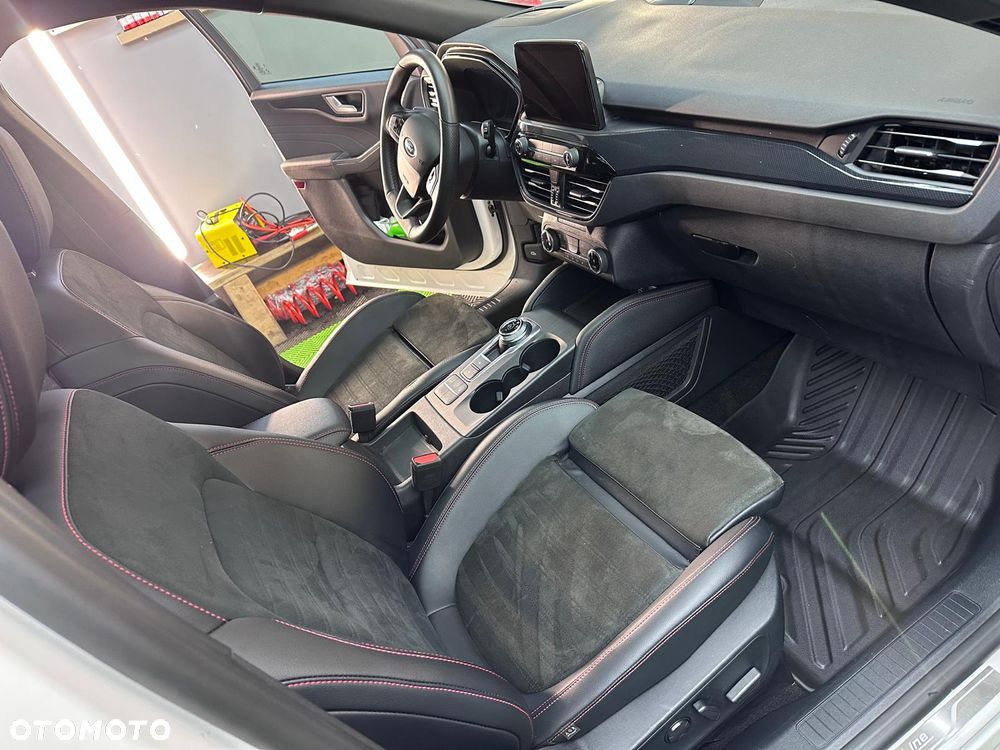 Ford Kuga 2.5 Duratec PHEV ST-LINE X - 20