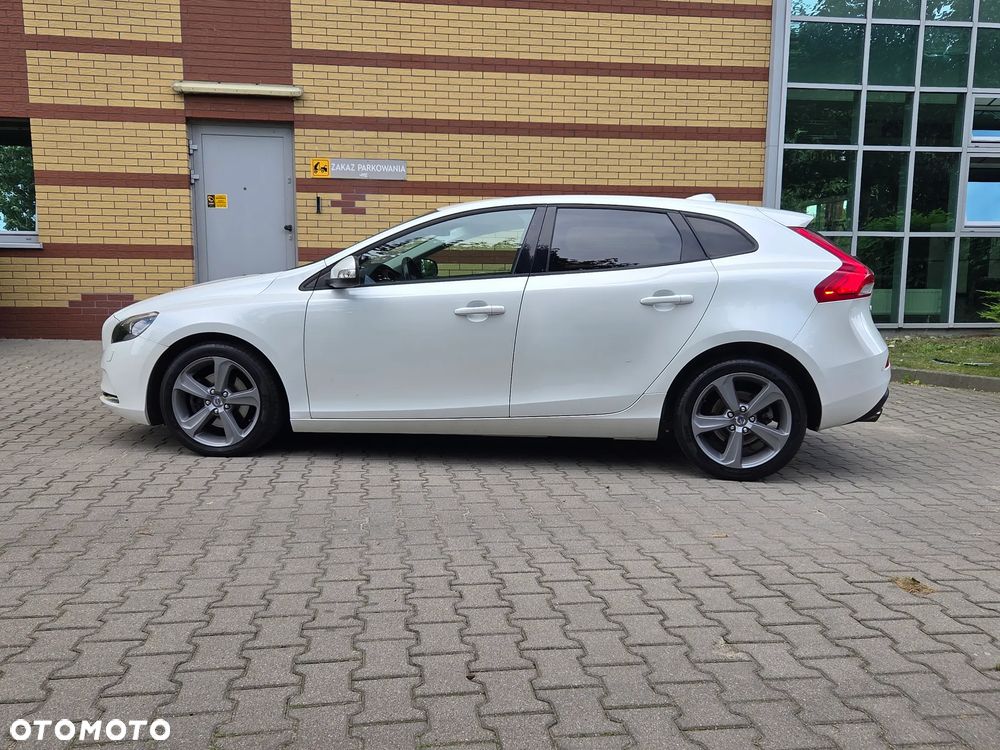 Volvo V40 T2 Momentum - 12