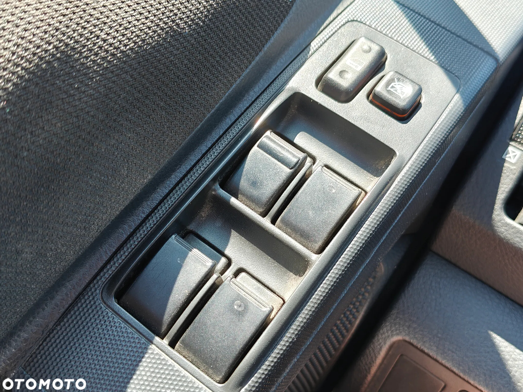 Toyota Avensis 2.0 D-4D - 21