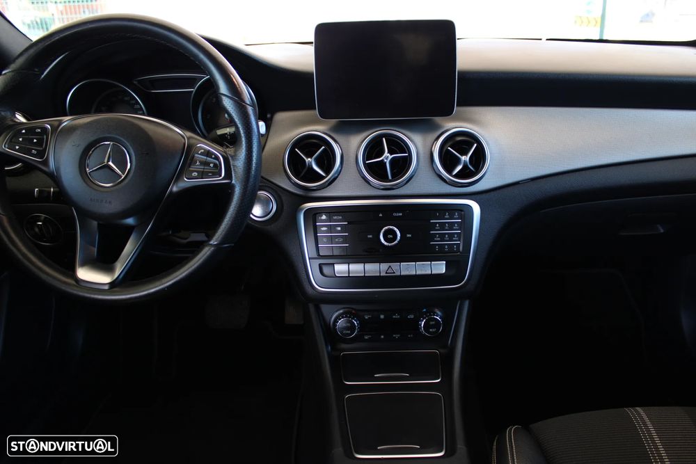 Mercedes-Benz GLA 220 d - 9