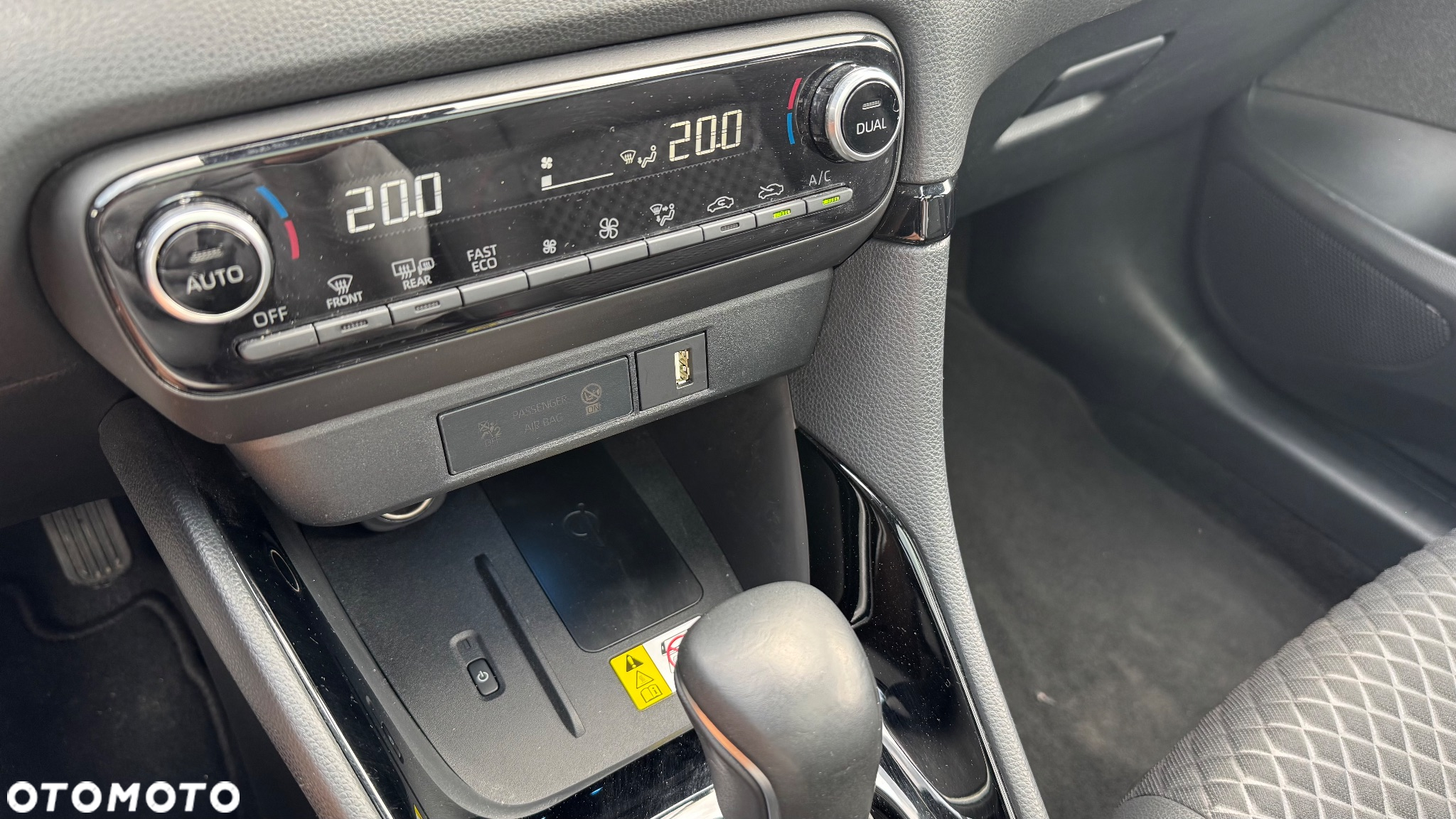 Toyota Yaris Hybrid 1.5 Executive - 15
