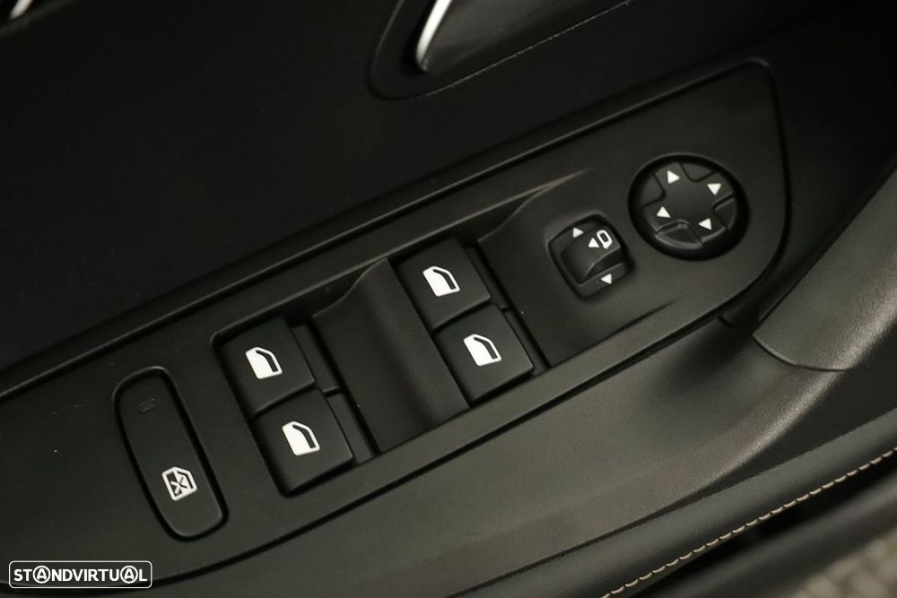 Peugeot 2008 1.2 PureTech Allure - 20