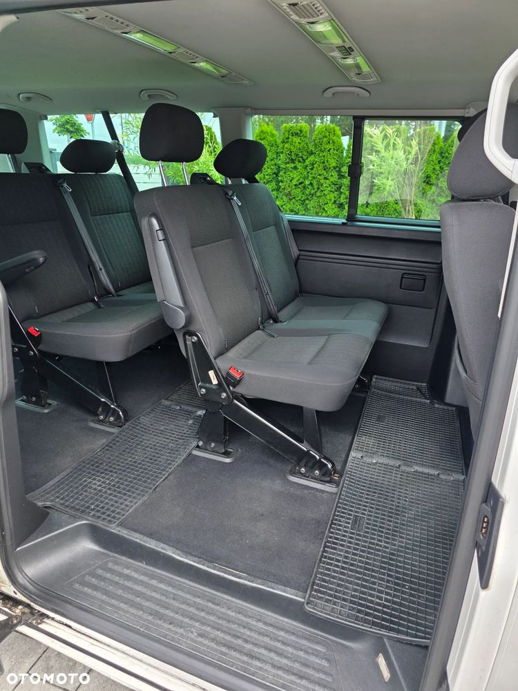 Volkswagen Caravelle - 15