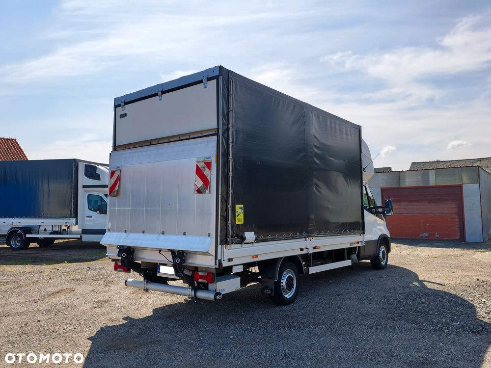 Iveco DAILY 35S18 WINDA DHOLLANDIA BAR 750KG FIRNA PLANDEKA 9EP KLAPA BEZWYPADKOWY SERWISOWANY FV23% - 16