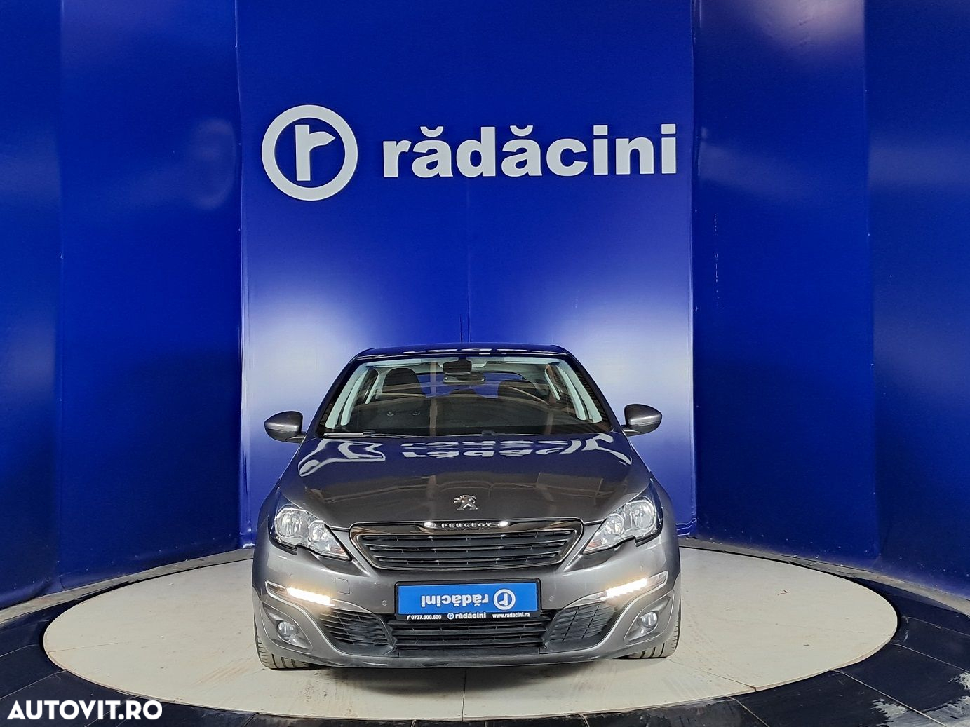 Peugeot 308 - 8