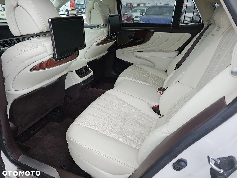 Lexus LS 500 Omotenashi AWD - 24