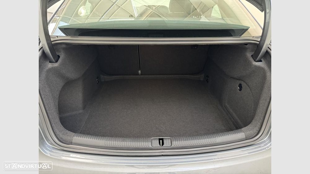 Audi A3 Limousine 1.6 TDI Design - 19