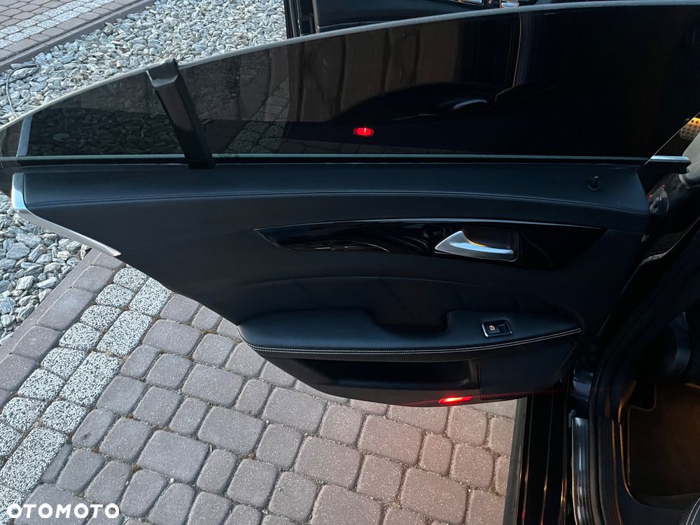 Mercedes-Benz CLS 500 4Matic 7G-TRONIC - 8