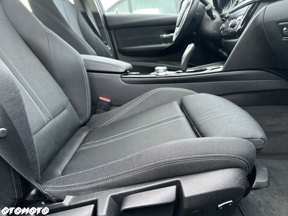 BMW Seria 3 320d Edition Luxury Line Purity - 19