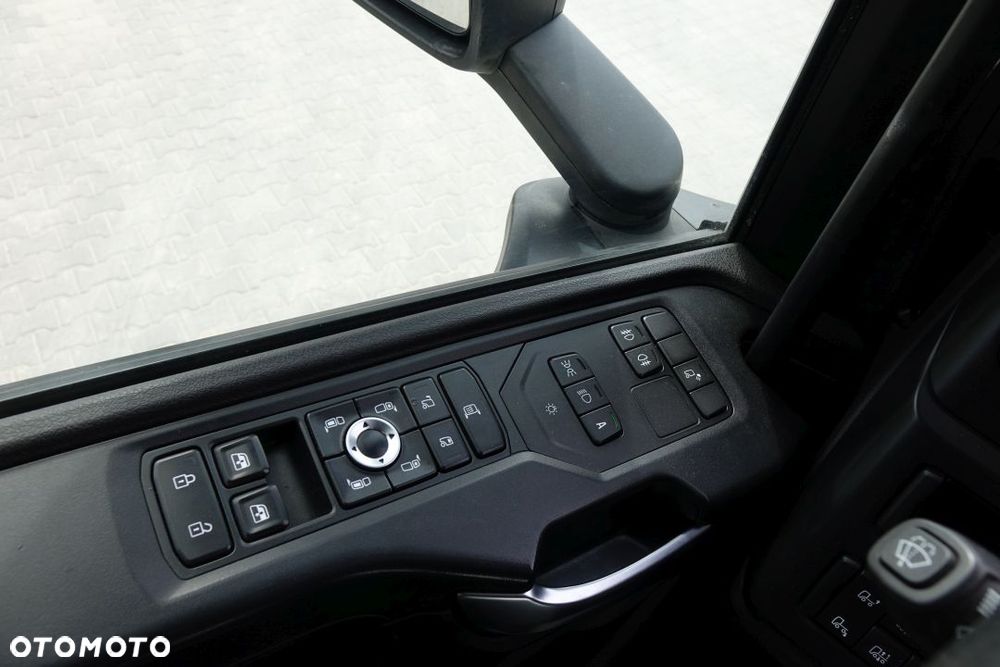 Scania R500 / EURO 6 / STANDARD / AUTOMAT / RETARDER / KLIMATYZACJA POSTOJOWA / LODÓWKA  /  2 ZBIORNIKI - 32