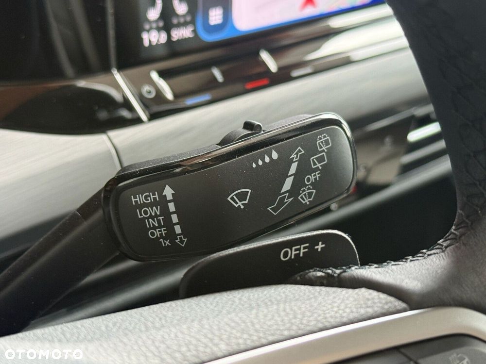 Volkswagen Golf 1.5 eTSI EVO Style DSG - 22