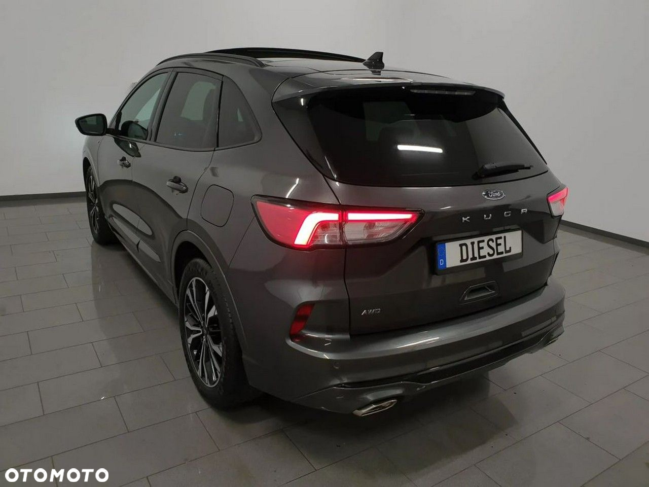 Ford Kuga 2.0 EcoBlue 4x4 ST-LINE X - 4