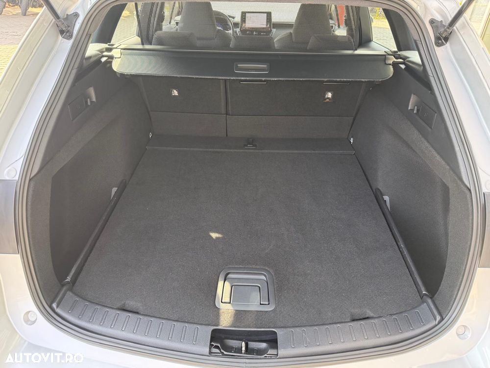 Toyota Corolla 1.8 HSD Dynamic - 17