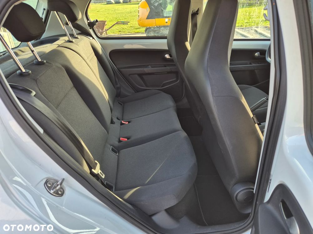 Volkswagen up! - 17