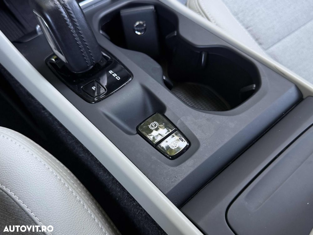 Volvo XC 40 D3 Momentum Pro - 17
