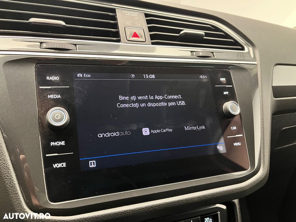 Volkswagen Tiguan - 24