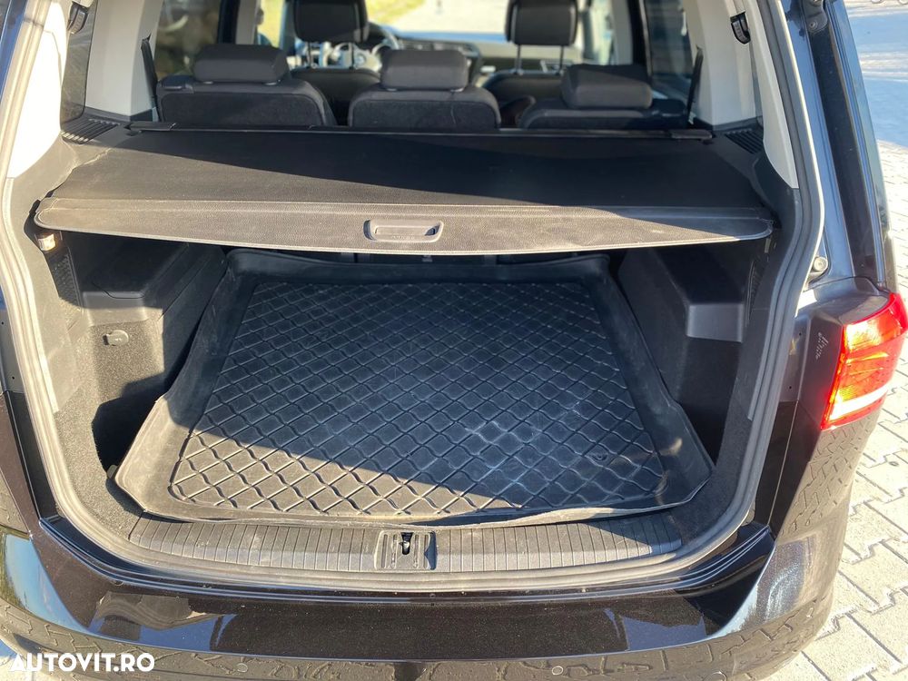 Volkswagen Touran 2.0 TDI SCR Highline - 11
