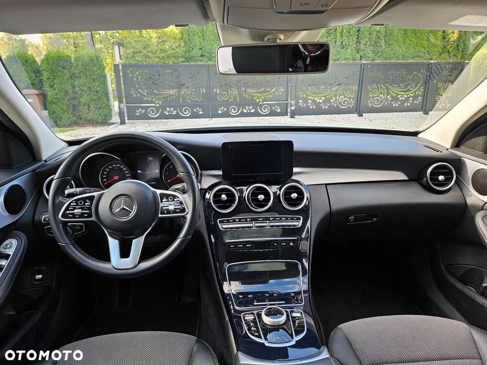Mercedes-Benz Klasa C 200 d T 9G-TRONIC AMG Line - 26