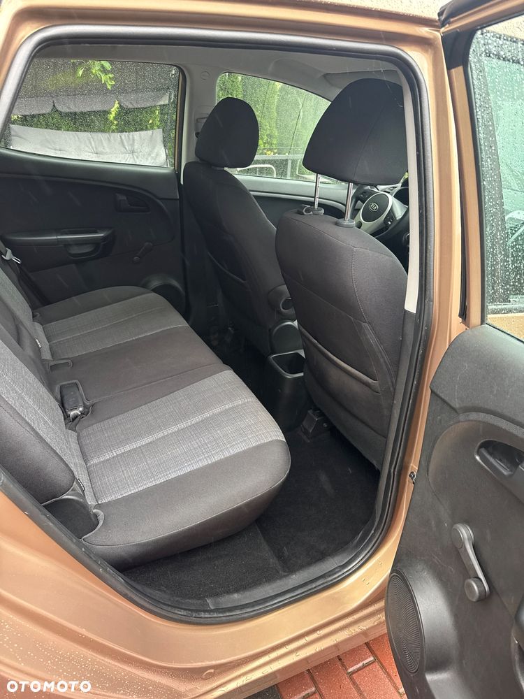 Kia Venga - 18