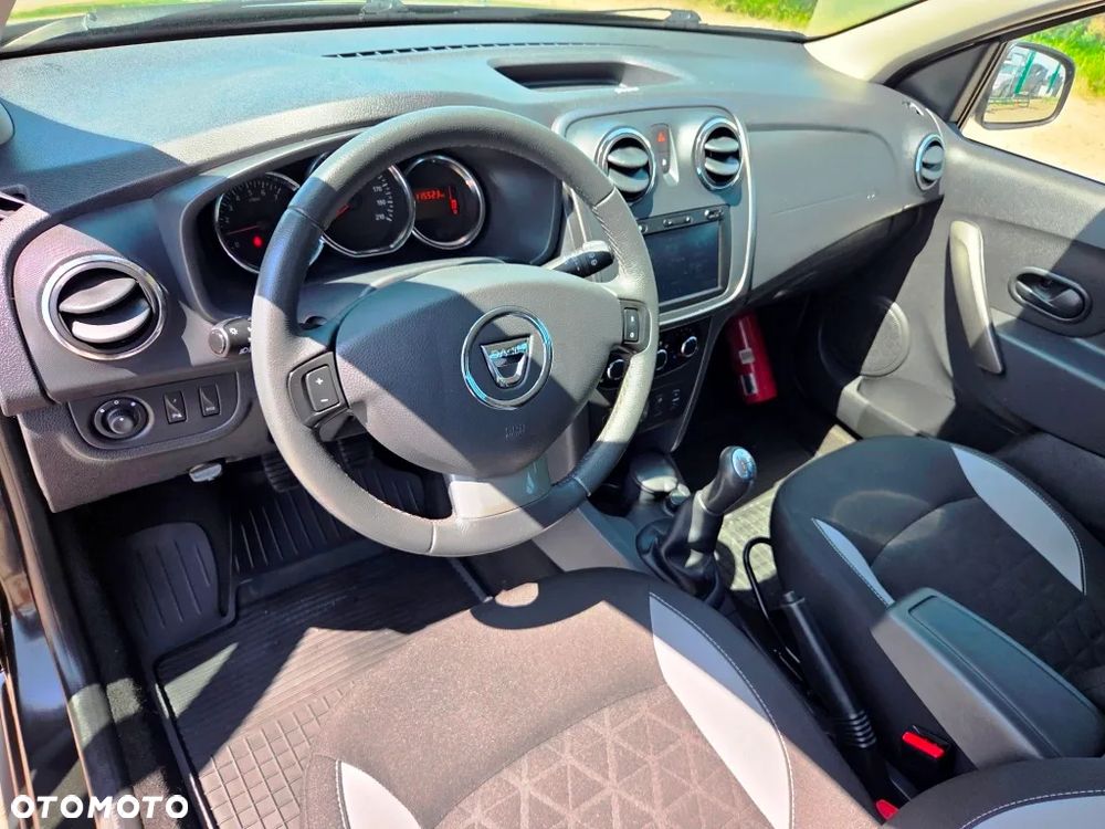 Dacia Sandero Stepway TCe 90 Prestige - 27