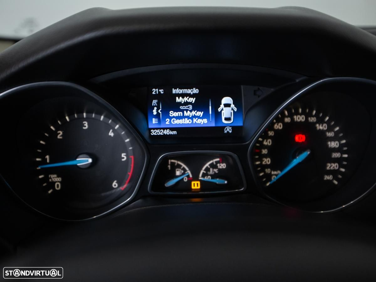 Ford Focus SW - 16